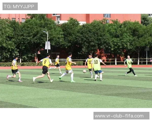 旗卷天下足球激情四溢展现青春风采与团队精神的盛宴